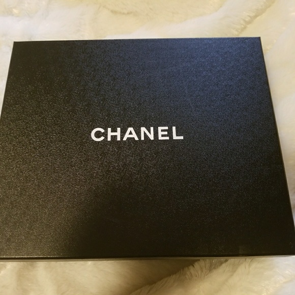 Authentic Chanel Metallic Heels. Size 38 - Picture 4 of 8
